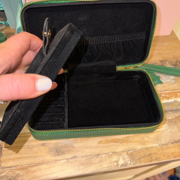 Pandora jewelry box - Picture 2 of 2